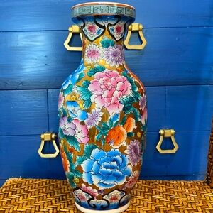 Large Vintage Chinese Millefleur and Gold Chinoiserie Vase
